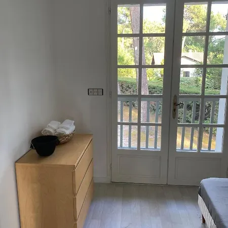 Apartament In A Private With Garden *